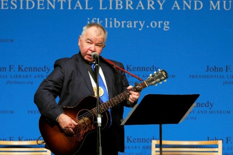 American folk songwriter dies of COVID-19 complications - Chinadaily.com.cn